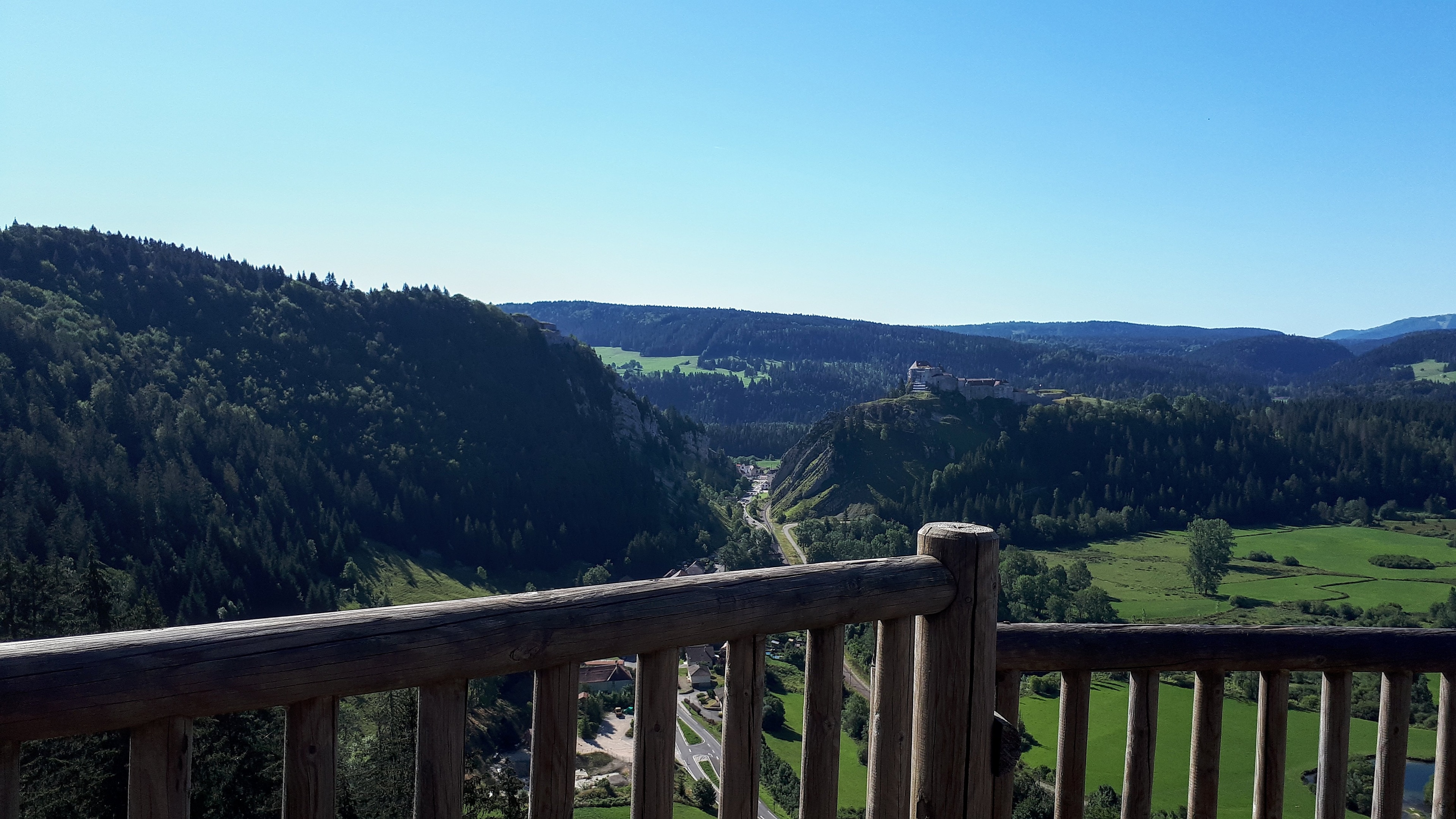 GTJ - Château de Joux Ausblick