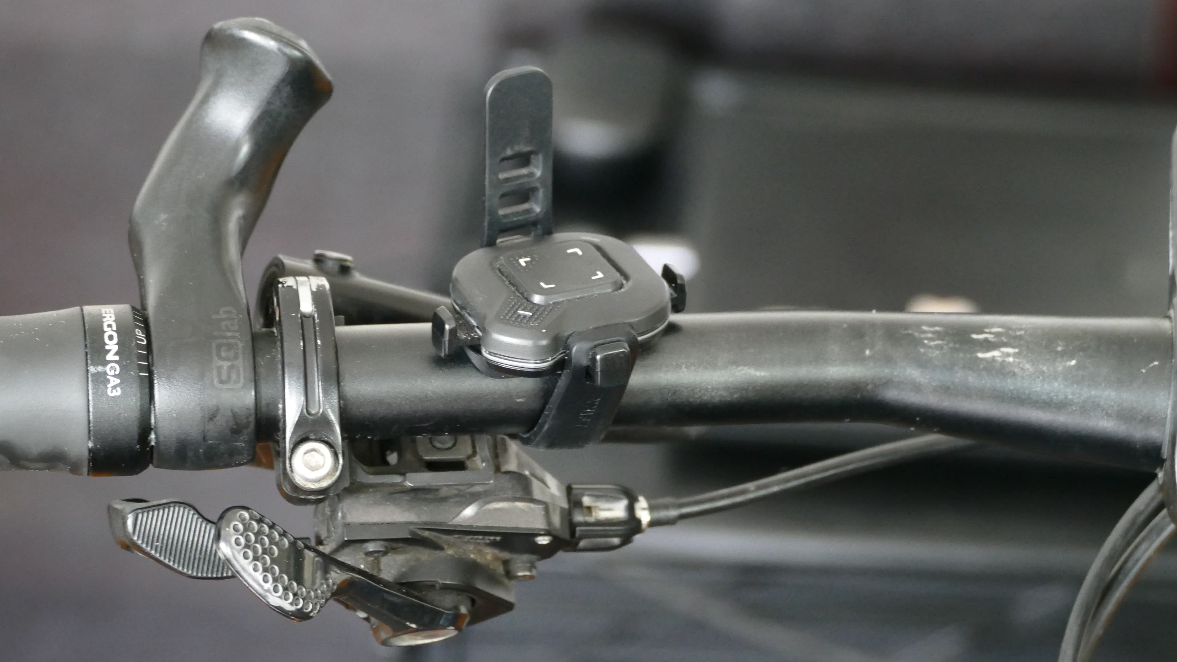 Zwift Click linker Controller an MTB Lenker