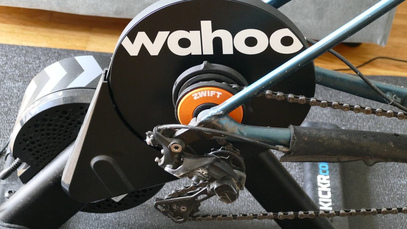 Wahoo Kickr Core 2 mit Zwift Cog und Mountainbike