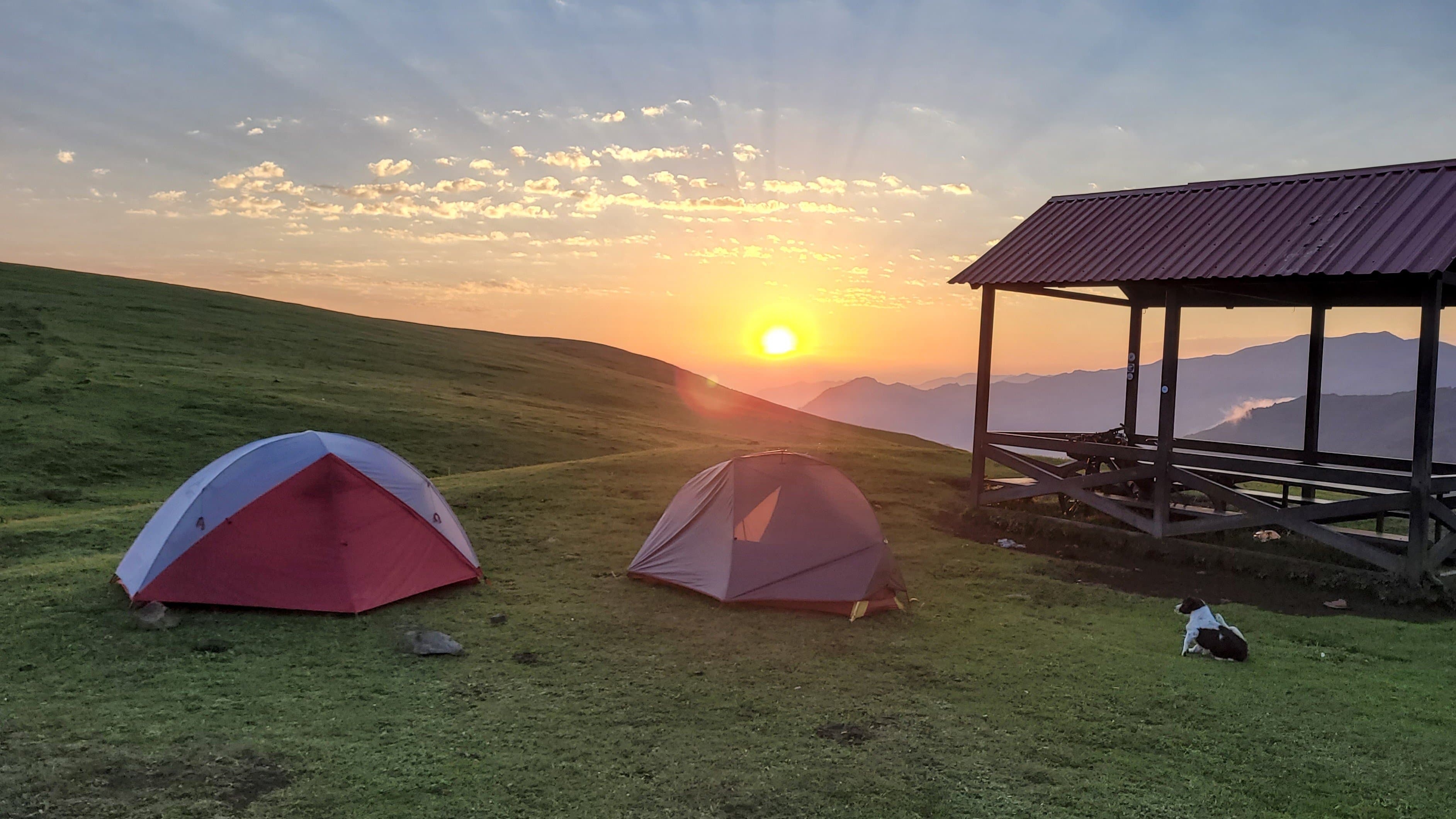 Georgien Zelt Sonnenaufgang