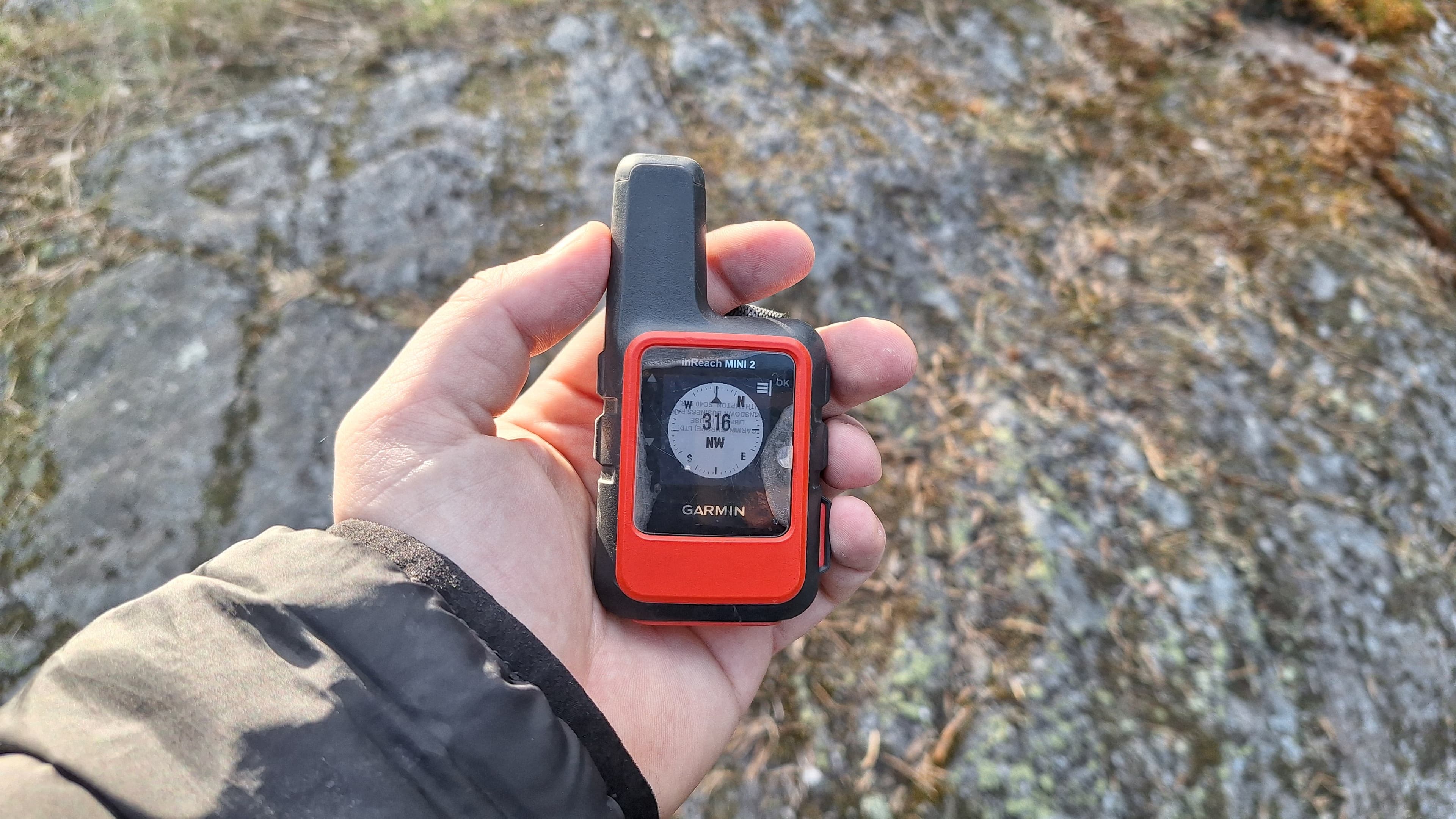 Garmin Inreach Mini 2 Kompass in Hand